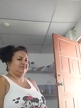 Snapshot of MEYBELLATINA chatting on February 9, 2026, 10:03 pm MEYBELLATINA online show from February 9, 2026, 10:03 pm