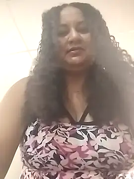 Snapshot of MEYBELLATINA chatting on February 14, 2026, 8:49 pm MEYBELLATINA online show from February 14, 2026, 8:49 pm