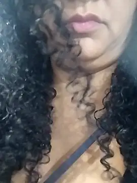 Snapshot of MEYBELLATINA chatting on February 16, 2026, 9:11 pm MEYBELLATINA online show from February 16, 2026, 9:11 pm