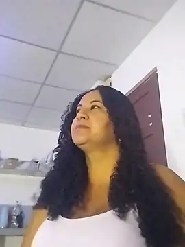 Snapshot of MEYBELLATINA chatting on March 2, 2026, 8:37 pm MEYBELLATINA online show from March 2, 2026, 8:37 pm