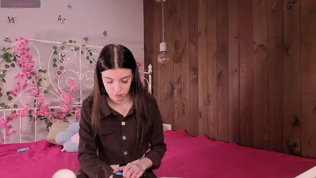 TawanaWalleck online show from November 4, 2025, 8:24 am