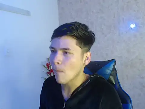 Aaron Foxxx online show from October 22, 2025, 1:22 pm