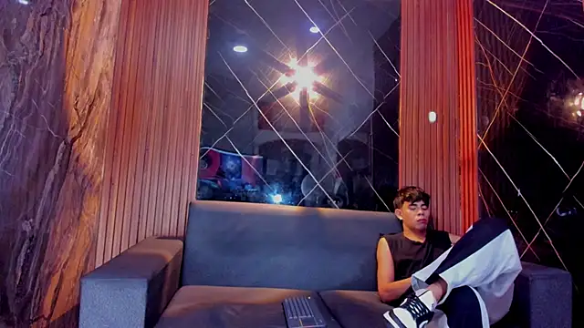 Stiben boy online show from November 3, 2025, 4:25 am