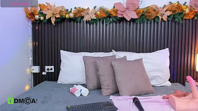 alahia mellers online show from December 15, 2025, 4:06 am