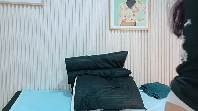 Abrilmirren online show from October 10, 2025, 11:09 am