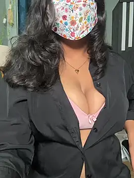 Snapshot of Lisa_afreen chatting on July 1, 2026, 5:23 pm Lisa afreen online show from July 1, 2026, 5:23 pm