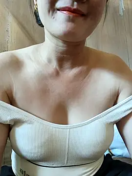 Snapshot of Paul-paul11 chatting on October 27, 2025, 5:00 am Paul-paul11 online show from October 27, 2025, 5:00 am