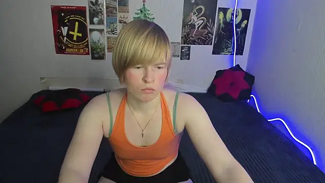 Cattie w  online show from February 20, 2026, 1:13 am