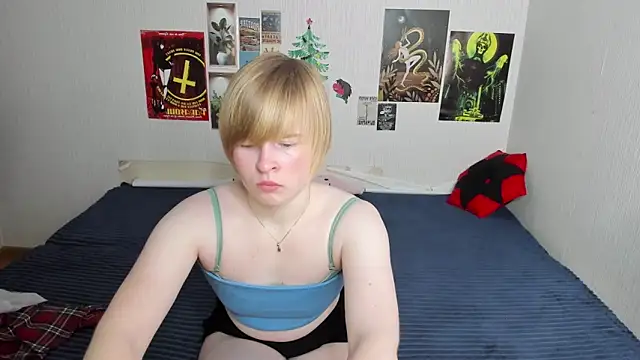 Cattie w  online show from March 26, 2026, 1:11 am