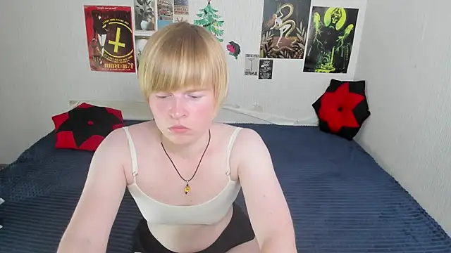 Snapshot of Cattie_w_ chatting on June 16, 2026, 1:19 am Cattie w online show from June 16, 2026, 1:19 am