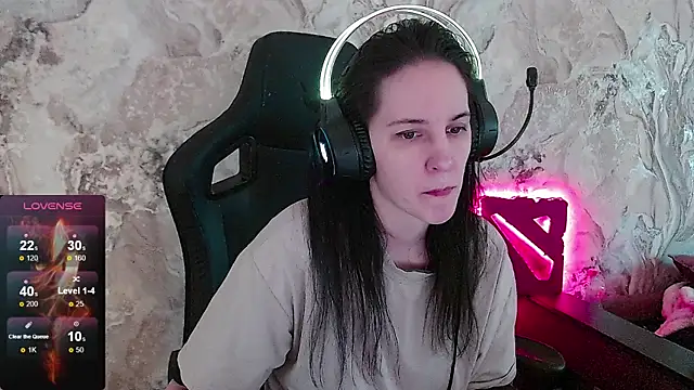 Irwi Tomboy online show from April 18, 2026, 3:49 pm