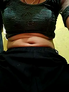 Snapshot of misskomal97 chatting on September 25, 2025, 10:52 am misskomal97 online show from September 25, 2025, 10:52 am