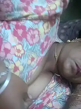 navyasree143 online show from November 28, 2025, 3:58 pm