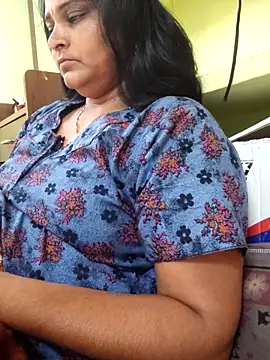 navyasree143 online show from February 12, 2026, 4:51 am