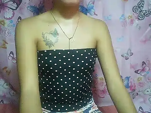 Snapshot of SweetPussie18x chatting on November 4, 2025, 11:59 pm SweetPussie18x online show from November 4, 2025, 11:59 pm