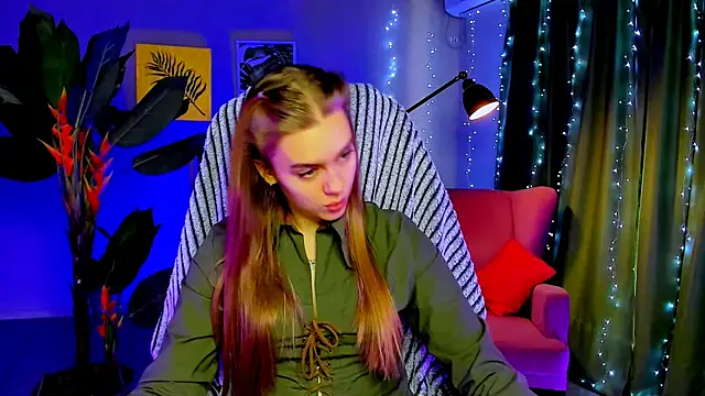 JuneWoods online show from February 6, 2026, 7:23 am