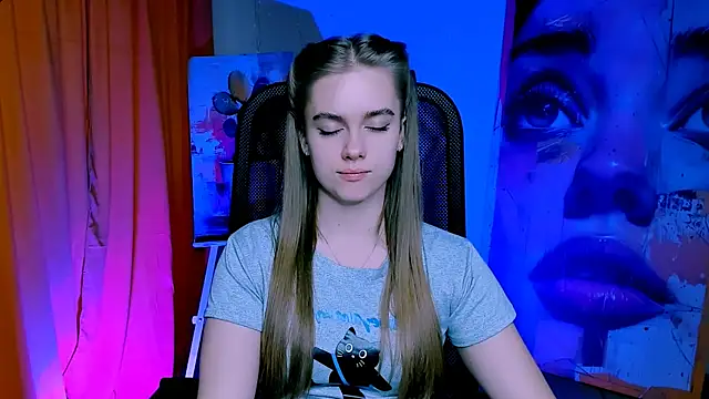 JuneWoods online show from March 19, 2026, 7:23 am