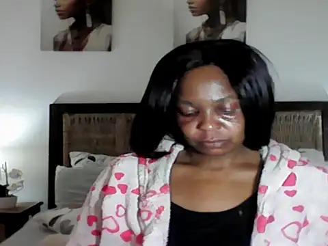 Snapshot of Blacksashaxx chatting on June 18, 2026, 7:19 am Blacksashaxx online show from June 18, 2026, 7:19 am
