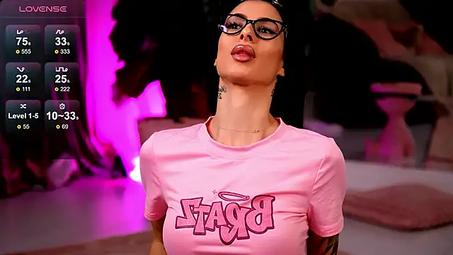 EvaAmanti online show from February 4, 2026, 4:40 am