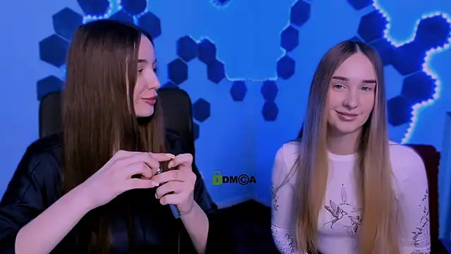 leslie bird online show from December 16, 2025, 10:09 am