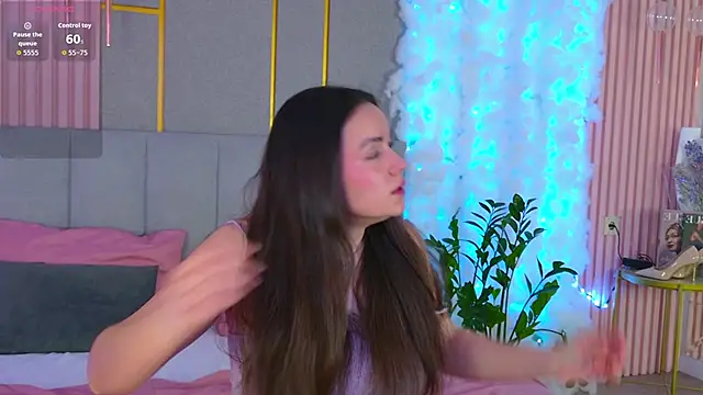 GabiBatista online show from April 6, 2026, 5:08 am