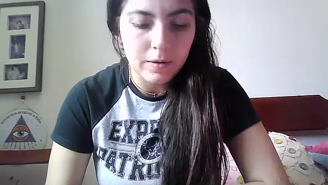 Snapshot of larj021bb chatting on November 11, 2025, 12:16 pm larj021bb online show from November 11, 2025, 12:16 pm