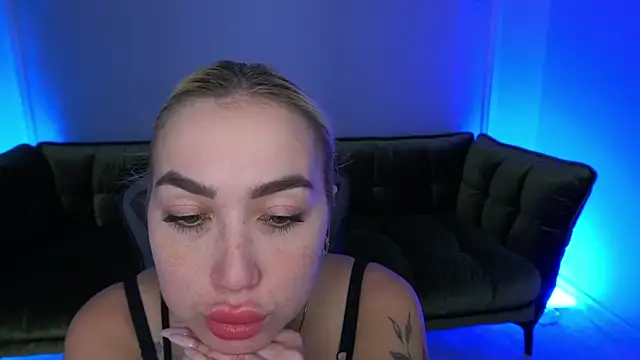 Snapshot of MariellaVi chatting on September 30, 2025, 6:51 am MariellaVi online show from September 30, 2025, 6:51 am