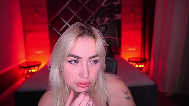 Snapshot of MariellaVi chatting on October 19, 2025, 7:36 pm MariellaVi online show from October 19, 2025, 7:36 pm