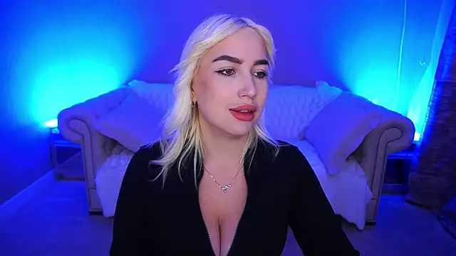 Snapshot of MariellaVi chatting on November 7, 2025, 8:42 pm MariellaVi online show from November 7, 2025, 8:42 pm