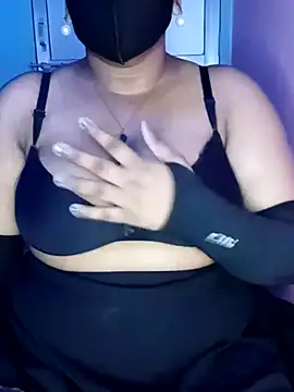 Snapshot of Hot_Girl_Dimple chatting on October 30, 2025, 1:18 am Hot Girl Dimple online show from October 30, 2025, 1:18 am