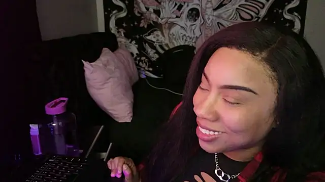 Snapshot of NeliaHexxen chatting on January 18, 2026, 8:40 am NeliaHexxen online show from January 18, 2026, 8:40 am