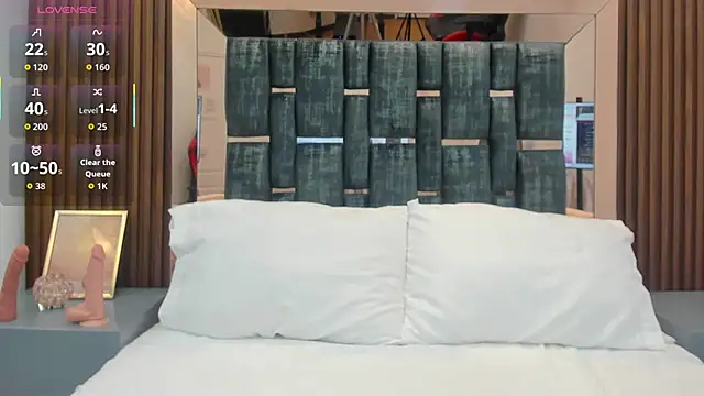 celestebellmont online show from October 14, 2025, 12:50 pm