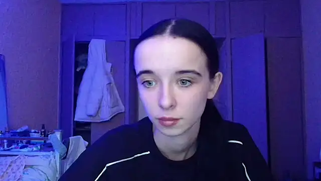 Emilia Light online show from November 15, 2025, 12:34 pm