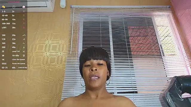 Snapshot of Layla_lell chatting on May 13, 2026, 12:35 pm Layla lell online show from May 13, 2026, 12:35 pm