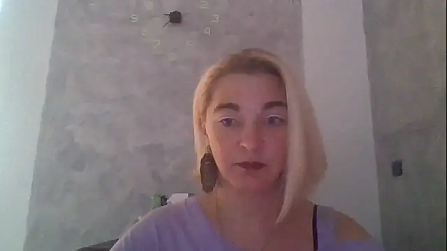 Snapshot of GoldenAngelMilf chatting on September 30, 2025, 7:35 am GoldenAngelMilf online show from September 30, 2025, 7:35 am