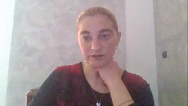 Snapshot of GoldenAngelMilf chatting on October 9, 2025, 12:14 pm GoldenAngelMilf online show from October 9, 2025, 12:14 pm