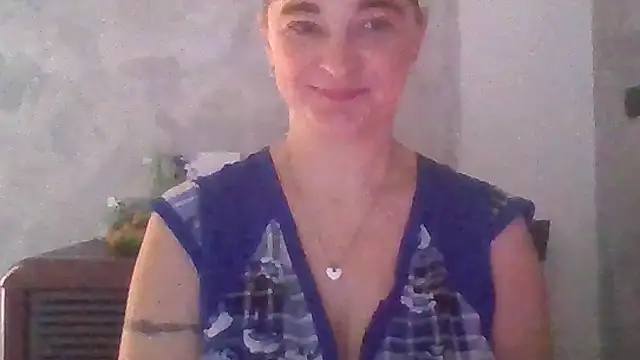 Snapshot of GoldenAngelMilf chatting on October 13, 2025, 7:19 am GoldenAngelMilf online show from October 13, 2025, 7:19 am