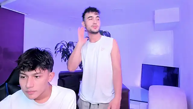 Snapshot of Spaceboys18 chatting on October 3, 2025, 1:13 am Spaceboys18 online show from October 3, 2025, 1:13 am