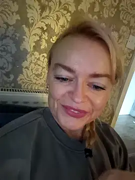 Snapshot of demidelightfulxx chatting on October 2, 2025, 7:37 am demidelightfulxx online show from October 2, 2025, 7:37 am