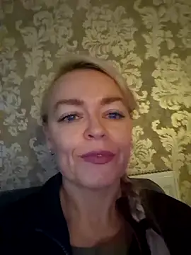 Snapshot of demidelightfulxx chatting on October 3, 2025, 6:54 am demidelightfulxx online show from October 3, 2025, 6:54 am