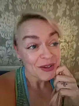 Snapshot of demidelightfulxx chatting on October 4, 2025, 11:30 am demidelightfulxx online show from October 4, 2025, 11:30 am