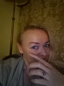 Snapshot of demidelightfulxx chatting on October 5, 2025, 6:01 am demidelightfulxx online show from October 5, 2025, 6:01 am