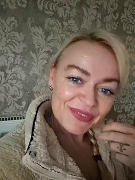 Snapshot of demidelightfulxx chatting on October 14, 2025, 12:06 pm demidelightfulxx online show from October 14, 2025, 12:06 pm