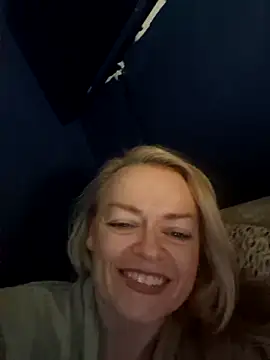 Snapshot of demidelightfulxx chatting on October 19, 2025, 8:31 pm demidelightfulxx online show from October 19, 2025, 8:31 pm