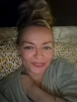 Snapshot of demidelightfulxx chatting on October 20, 2025, 9:04 pm demidelightfulxx online show from October 20, 2025, 9:04 pm