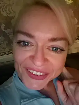 Snapshot of demidelightfulxx chatting on October 29, 2025, 8:05 am demidelightfulxx online show from October 29, 2025, 8:05 am