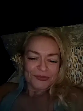 Snapshot of demidelightfulxx chatting on November 2, 2025, 8:11 pm demidelightfulxx online show from November 2, 2025, 8:11 pm