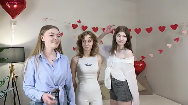 TwixieGuo online show from February 15, 2026, 12:25 pm