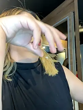 Snapshot of Angelina_velvett chatting on October 14, 2025, 10:21 pm Angelina velvett online show from October 14, 2025, 10:21 pm