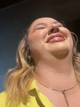 Snapshot of Angelina_velvett chatting on October 22, 2025, 11:26 pm Angelina velvett online show from October 22, 2025, 11:26 pm